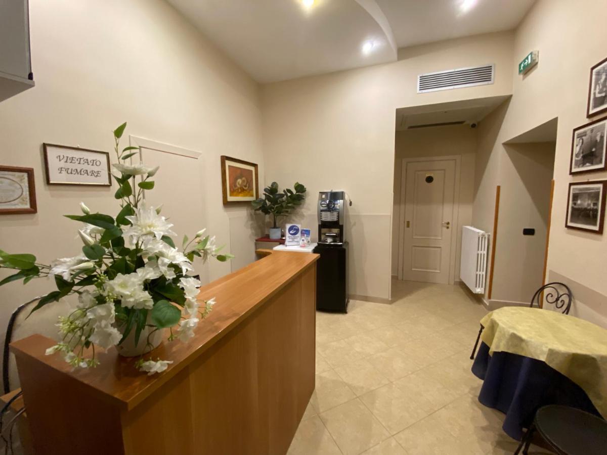 Albergo Ristorante Del Cacciatore Foggia Extérieur photo