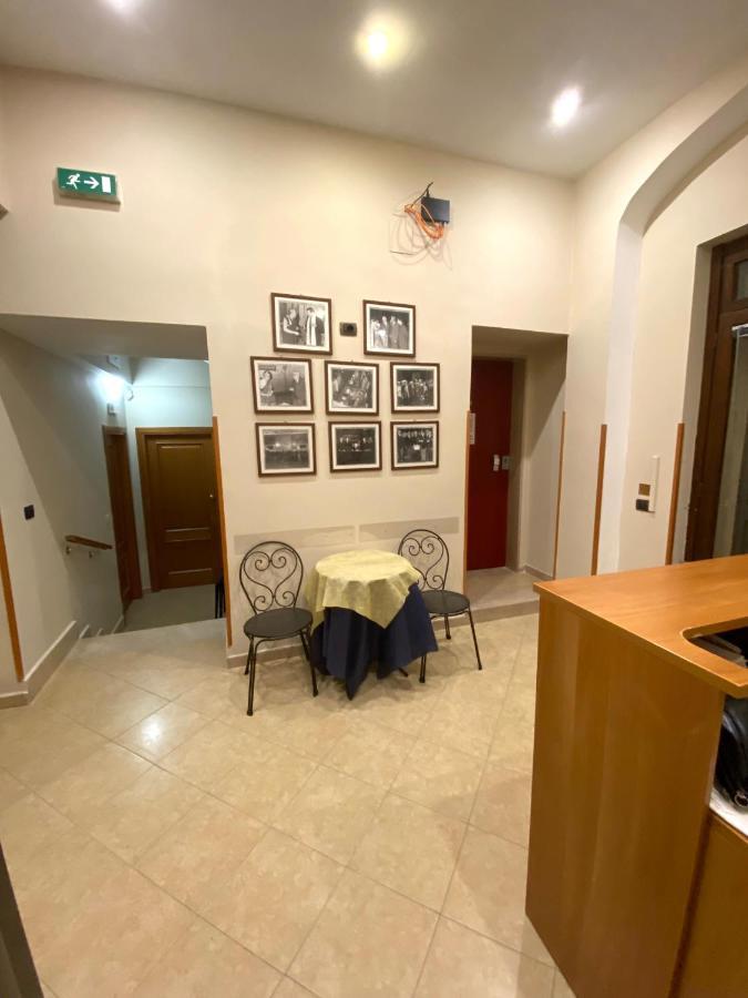 Albergo Ristorante Del Cacciatore Foggia Extérieur photo