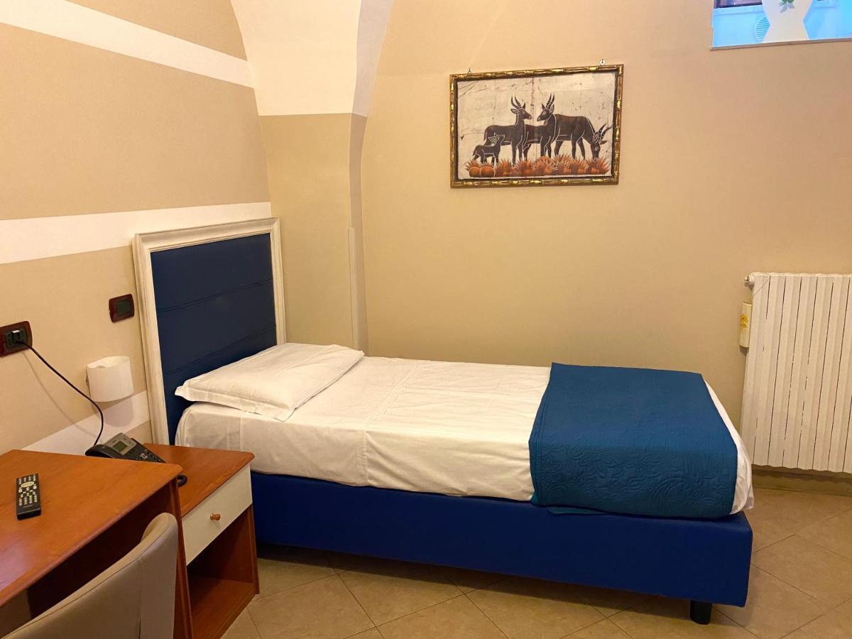 Albergo Ristorante Del Cacciatore Foggia Extérieur photo