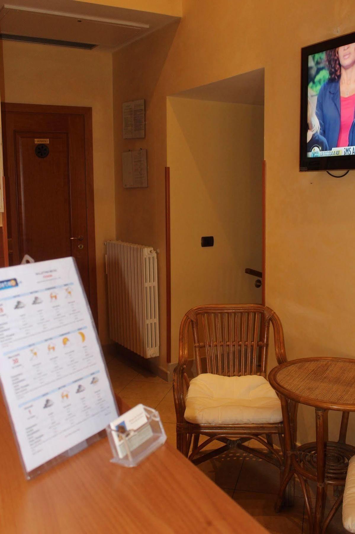 Albergo Ristorante Del Cacciatore Foggia Extérieur photo