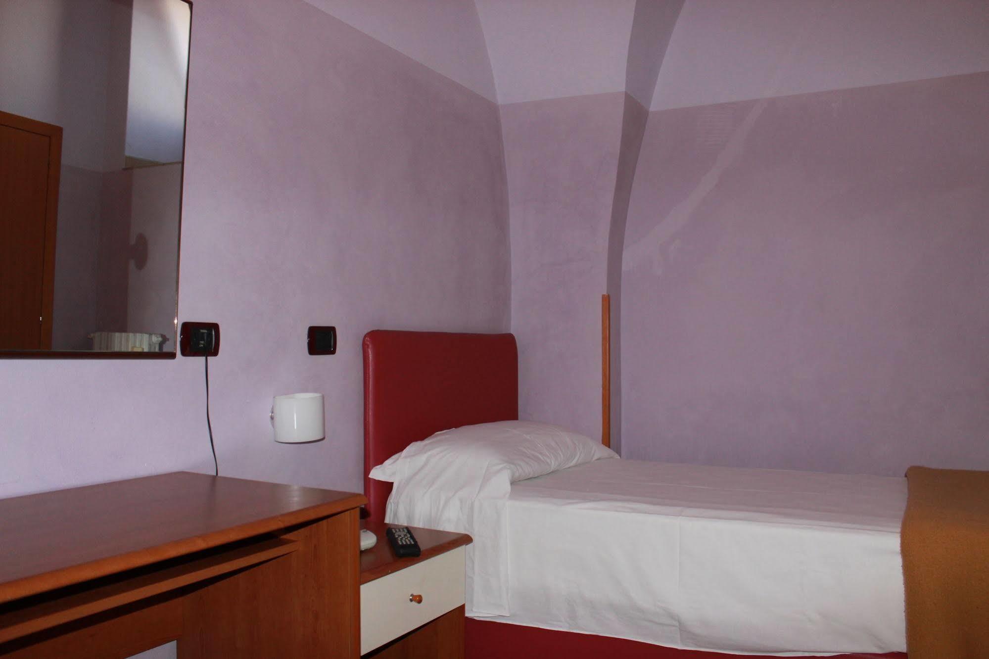 Albergo Ristorante Del Cacciatore Foggia Extérieur photo