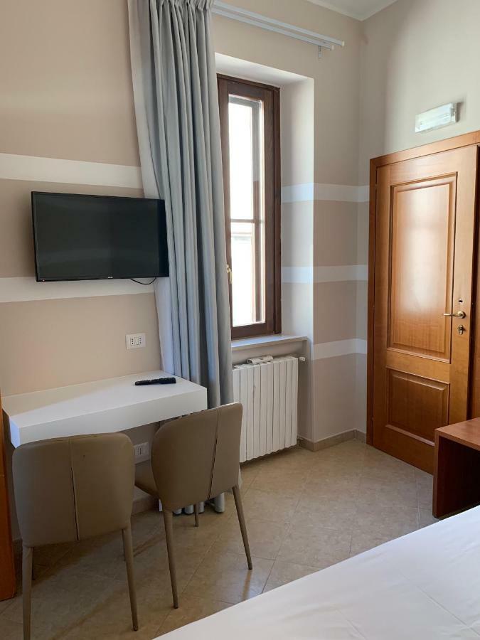 Albergo Ristorante Del Cacciatore Foggia Extérieur photo