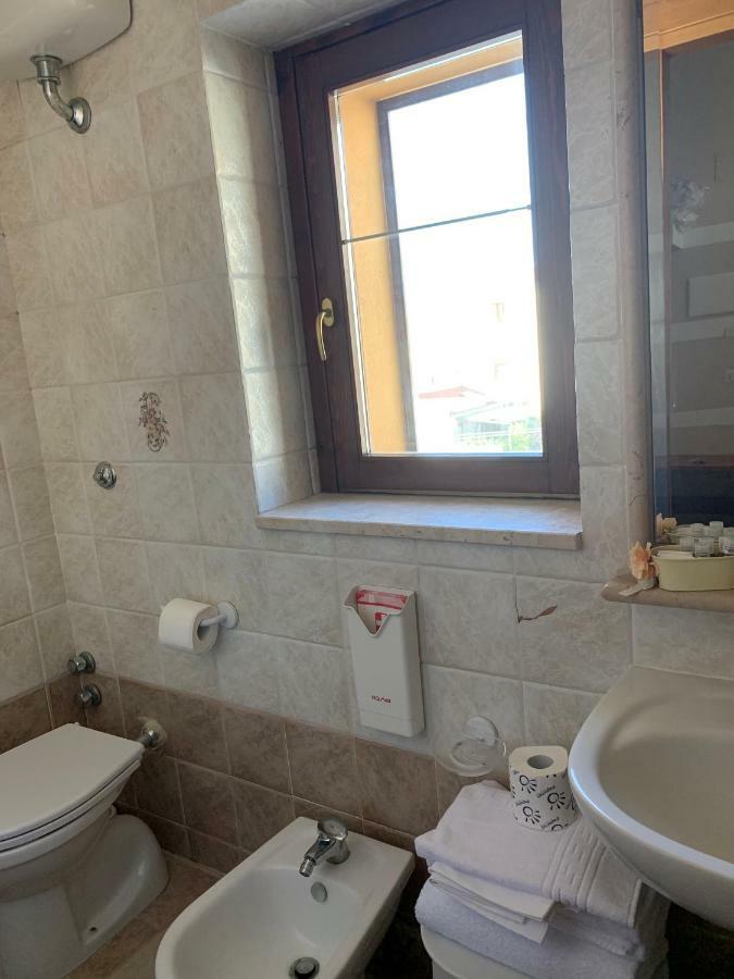 Albergo Ristorante Del Cacciatore Foggia Extérieur photo
